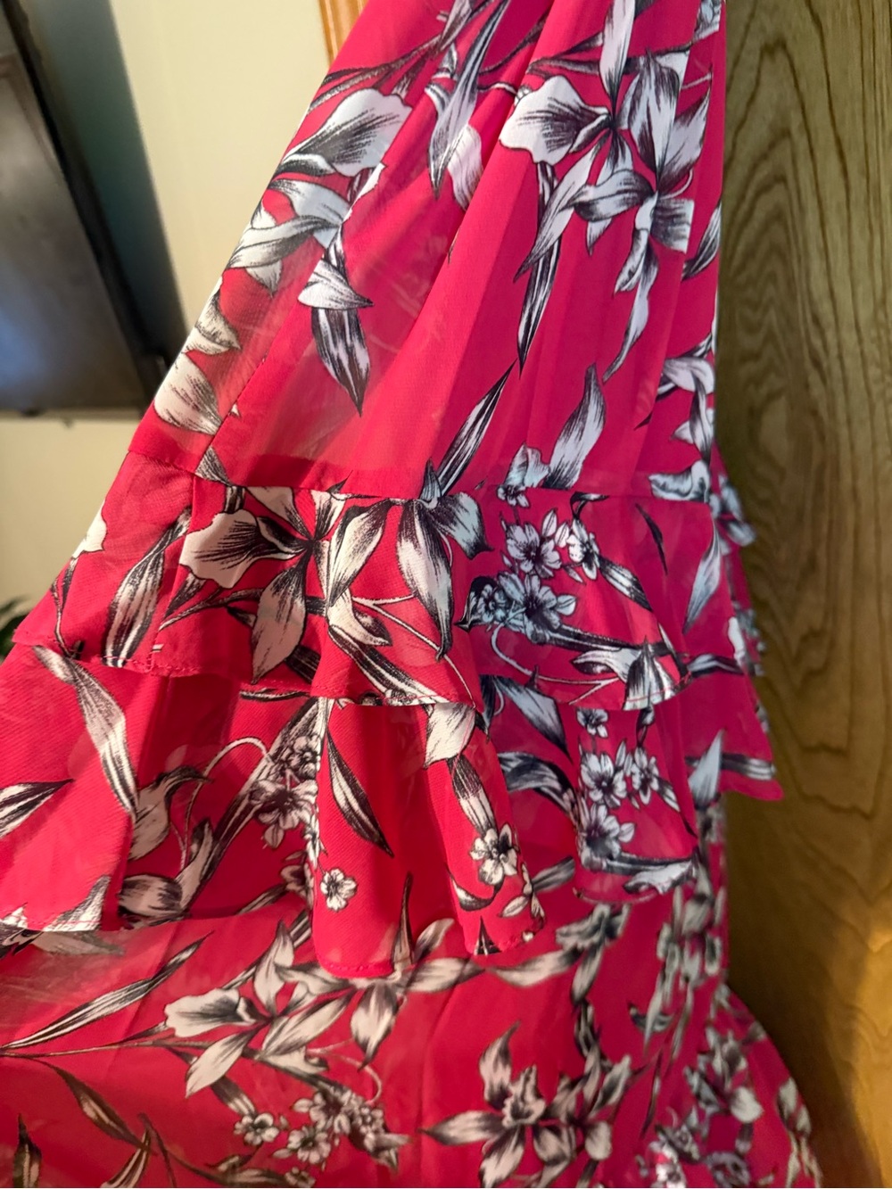 Taylor Dress Sleeveless Fuchsia Floral V-Neck Tiered Maxi Dress. NWT - Picture 6 of 12